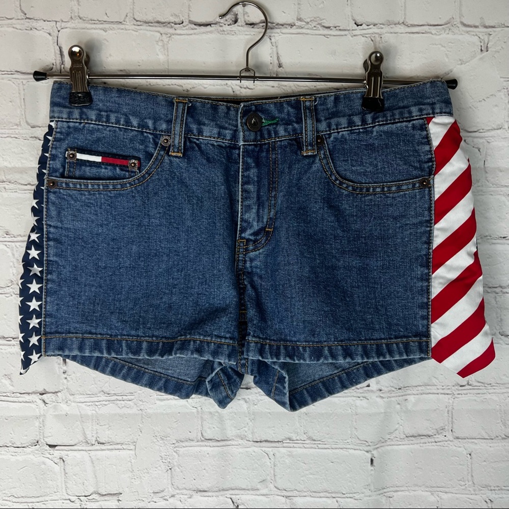 Vintage 90s Tommy Hilfiger Size 5 Flag Shorts